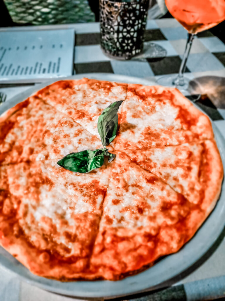 pizza-mergherita-rzym-pantheon-włochy