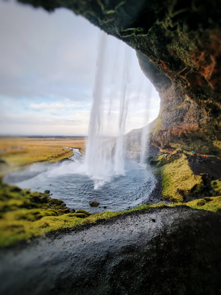islandia-zdjecia-wodospady-Seljalandsfoss